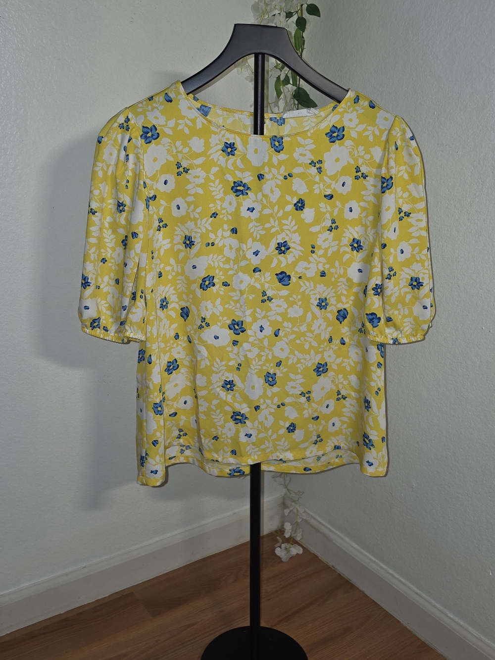 Elodie Yellow Floral Short Puff Sleeve Blouse with Blue Accents